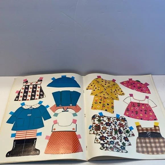 Vintage 1971 Raggedy Ann paper dolls, A Whitman book, press-out clothes, NEW! - Picture 10 of 12